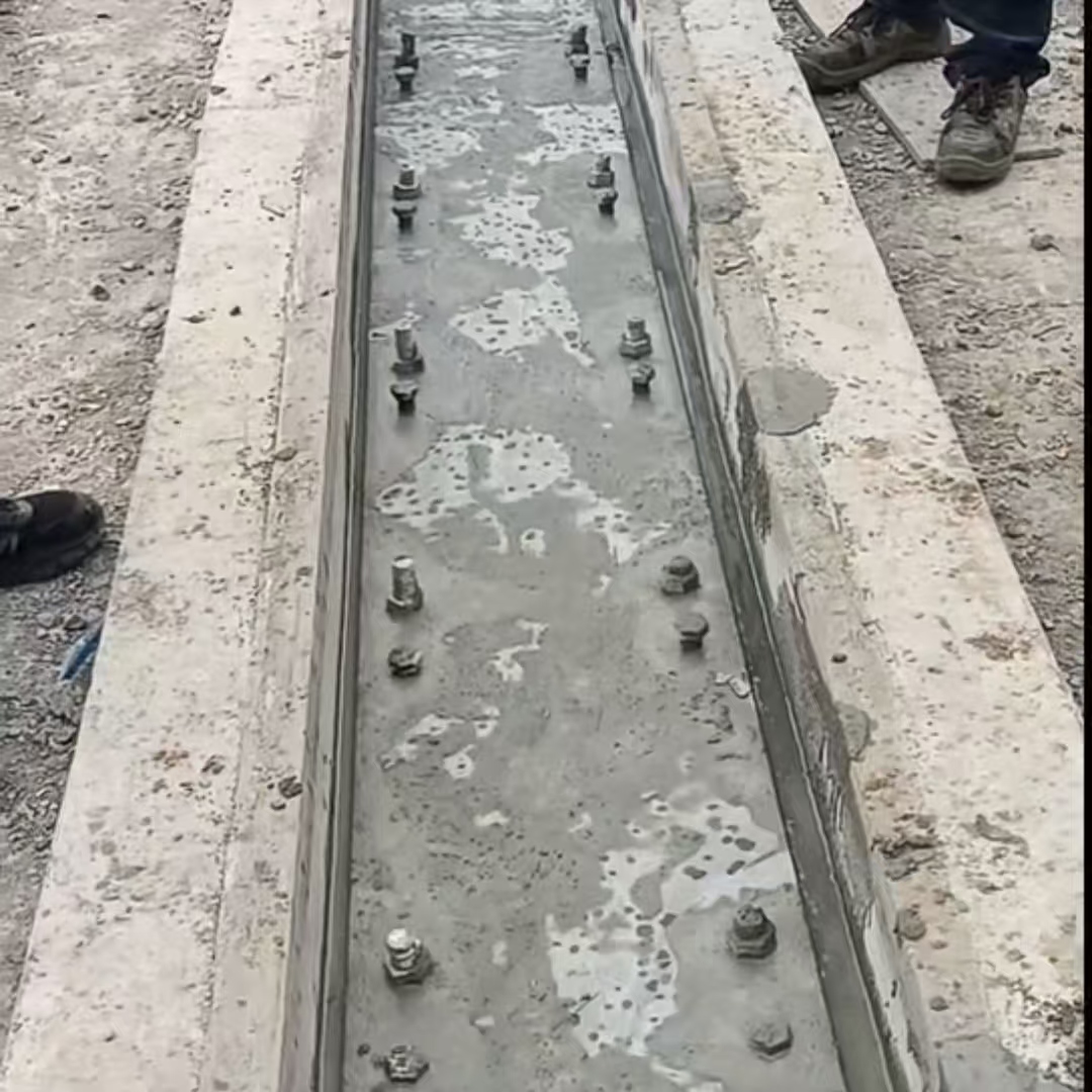 辽阳港口码头起重机龙门吊重型机械设备稳固用早强快凝轨道胶泥